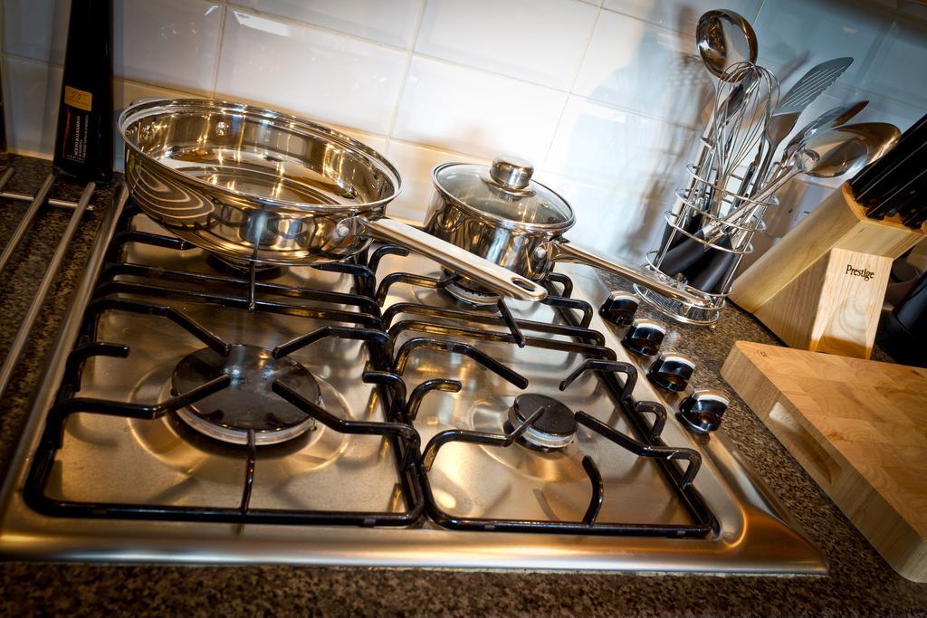 The Lindley Suite - Simple2Let Serviced Apartments Huddersfield Rum bild