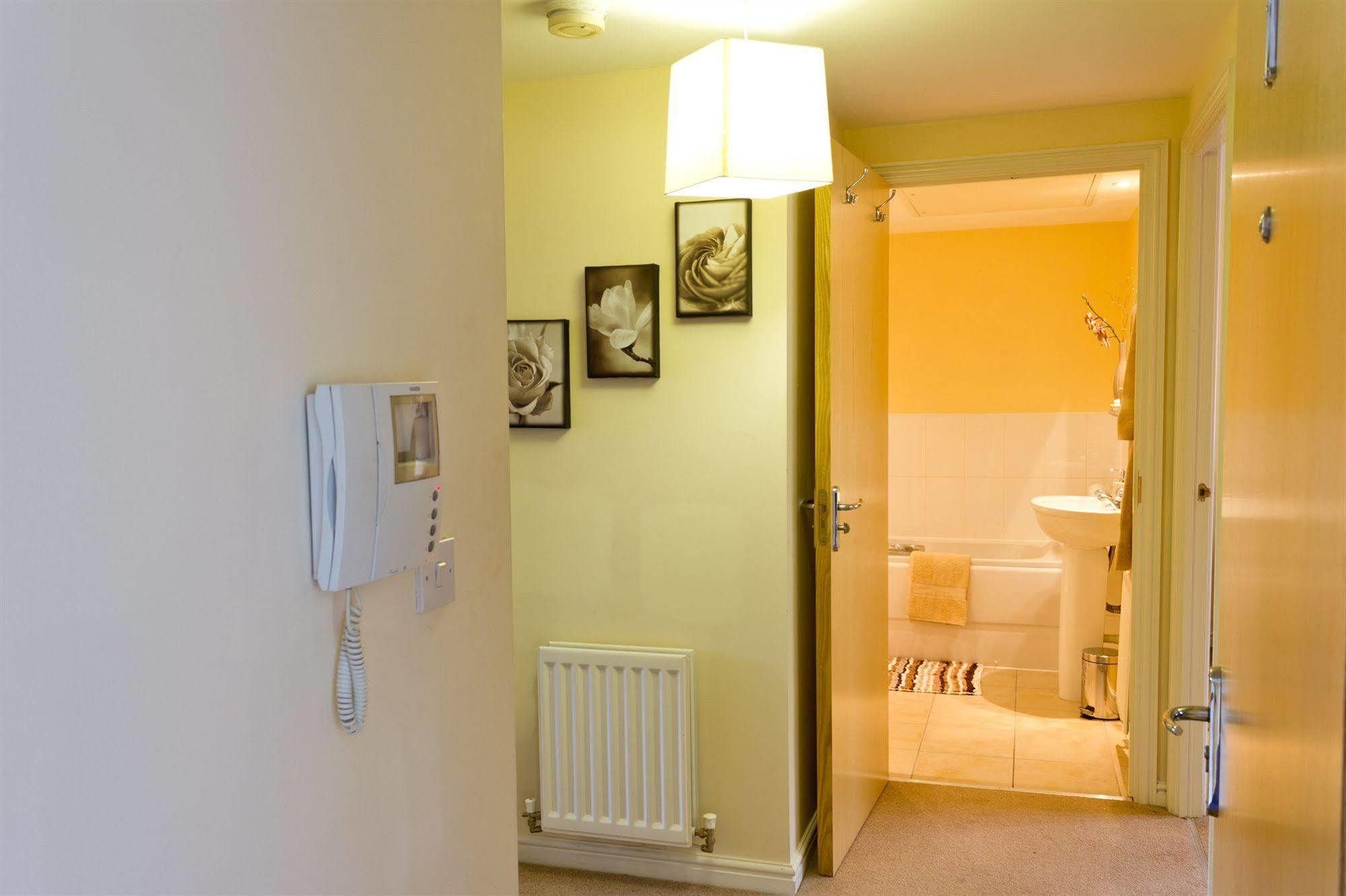 The Lindley Suite - Simple2Let Serviced Apartments Huddersfield Exteriör bild