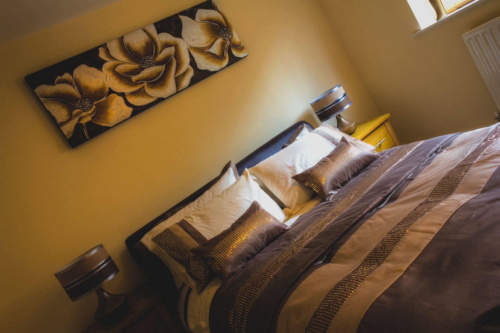 The Lindley Suite - Simple2Let Serviced Apartments Huddersfield Exteriör bild
