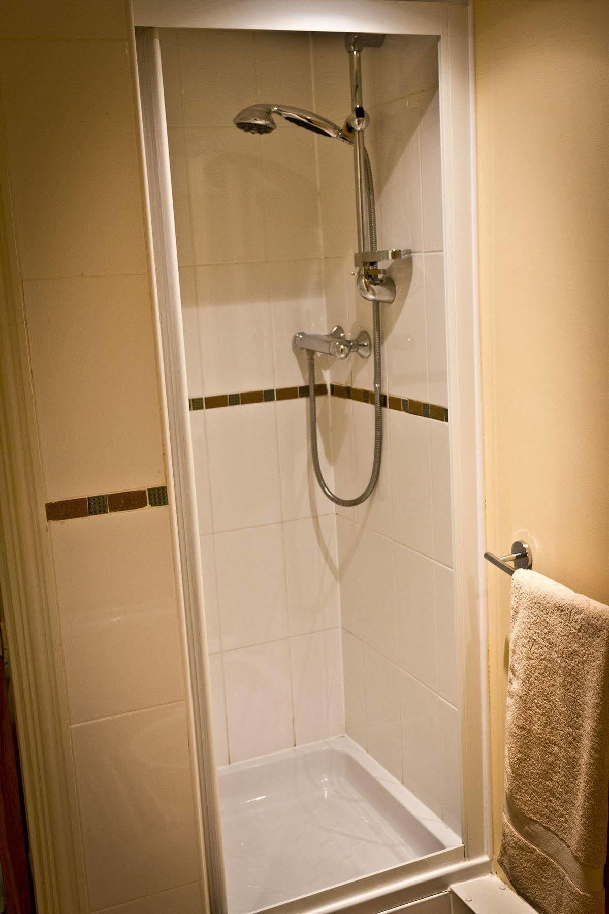 The Lindley Suite - Simple2Let Serviced Apartments Huddersfield Exteriör bild