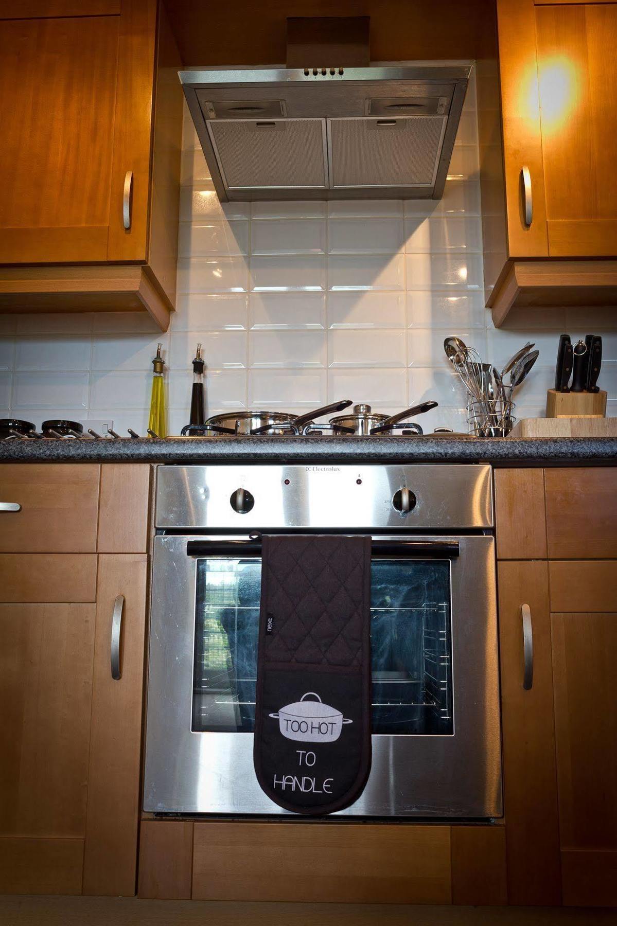 The Lindley Suite - Simple2Let Serviced Apartments Huddersfield Exteriör bild