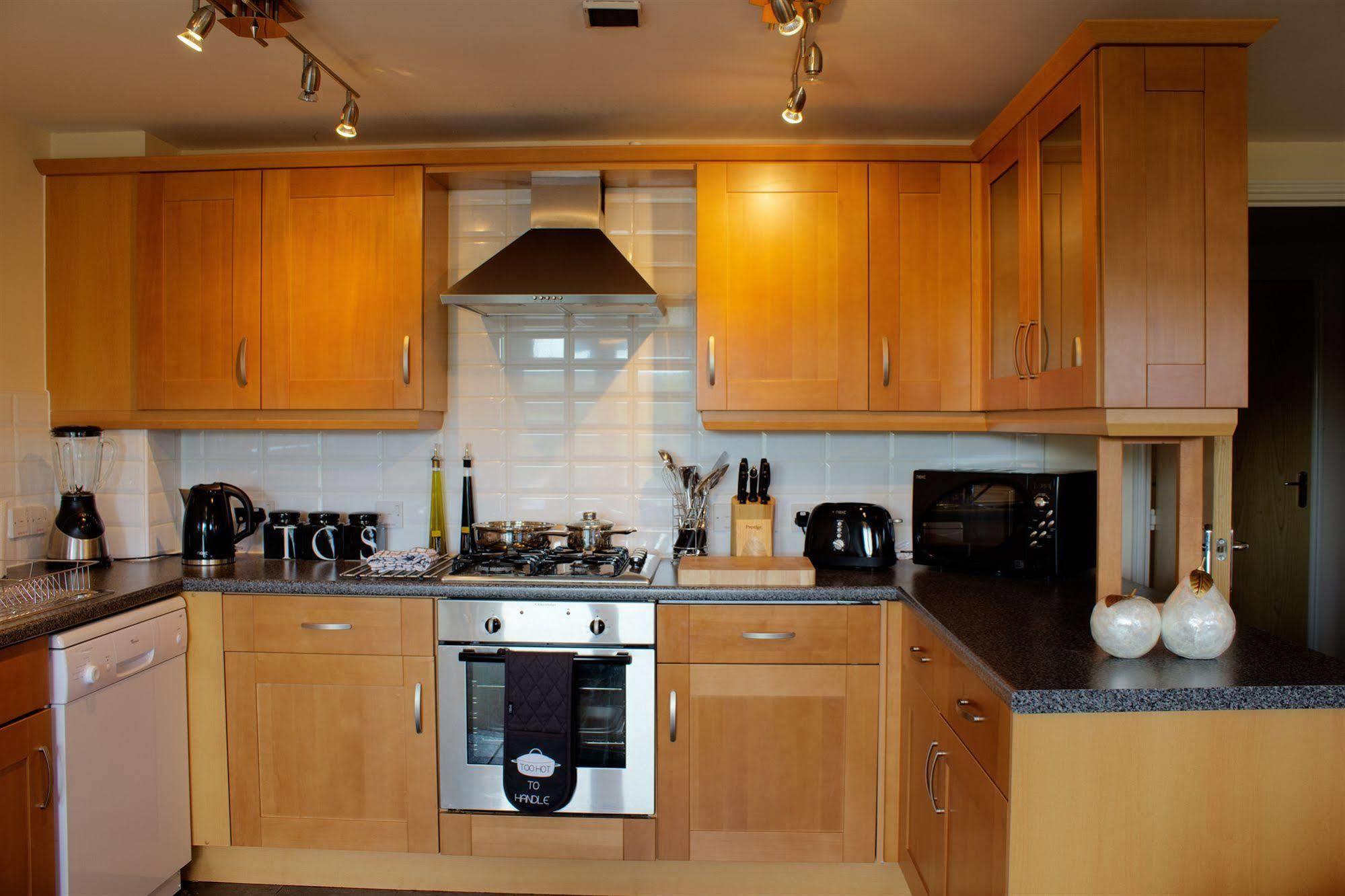 The Lindley Suite - Simple2Let Serviced Apartments Huddersfield Exteriör bild
