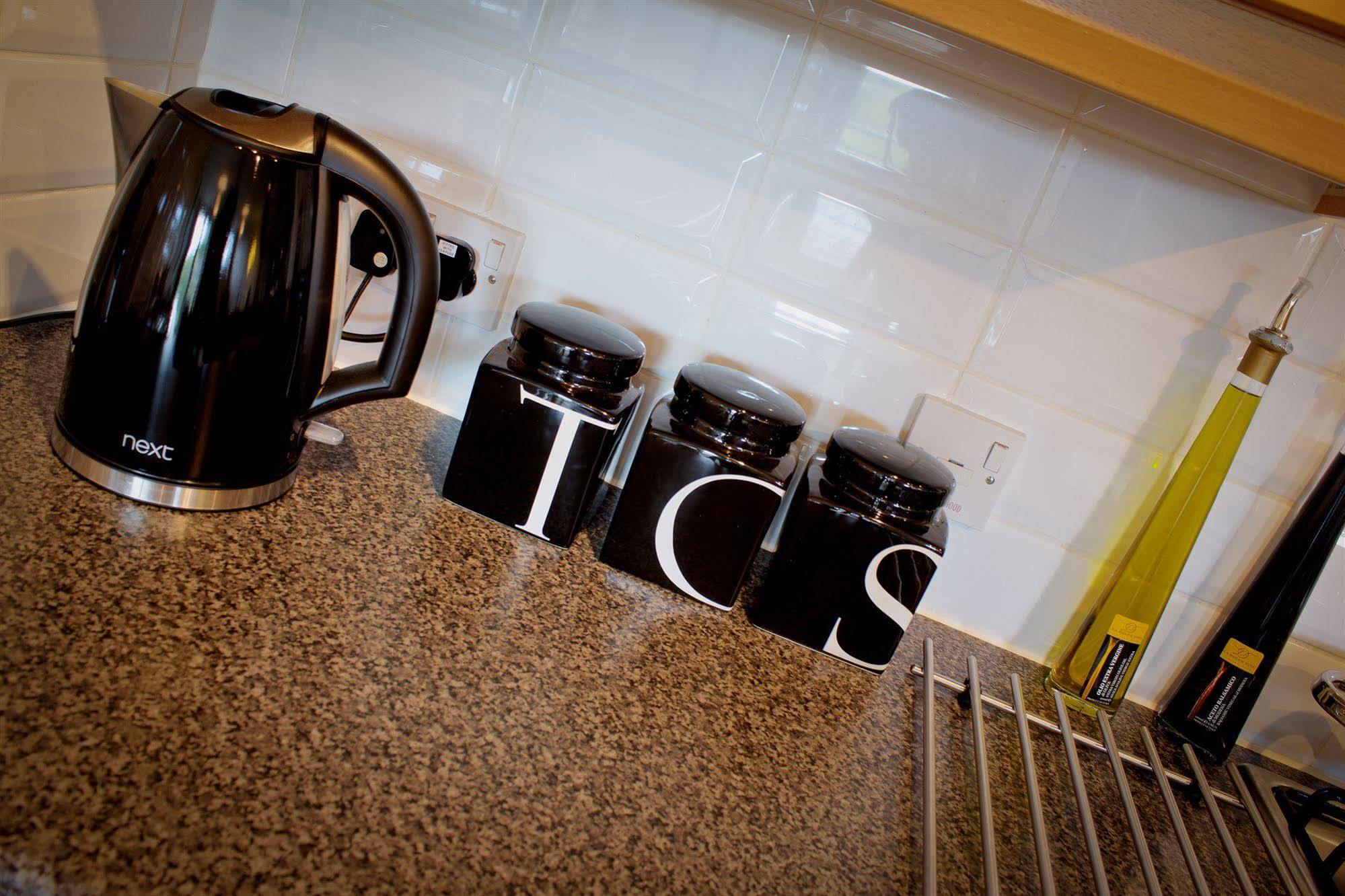 The Lindley Suite - Simple2Let Serviced Apartments Huddersfield Exteriör bild