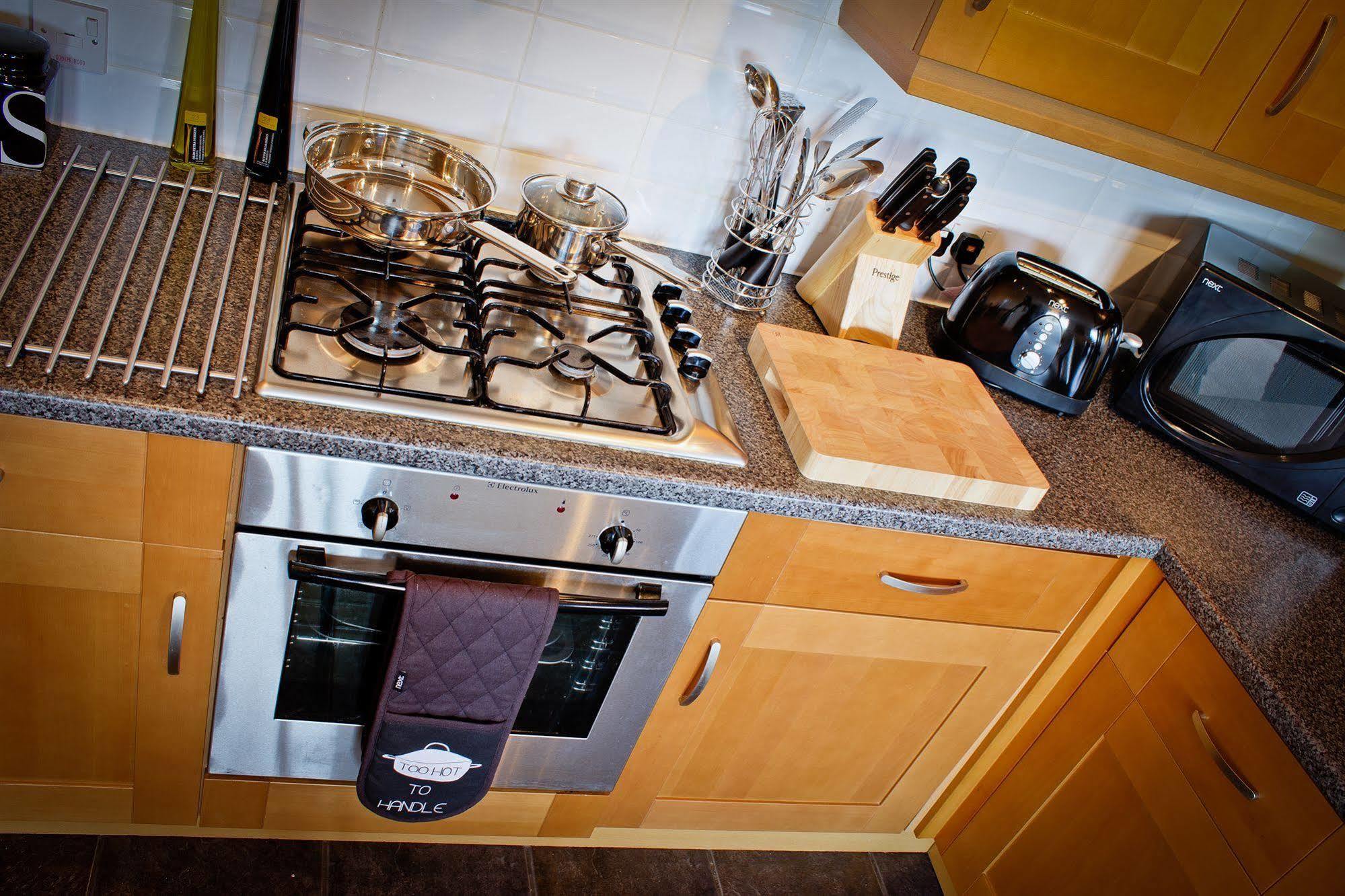 The Lindley Suite - Simple2Let Serviced Apartments Huddersfield Exteriör bild