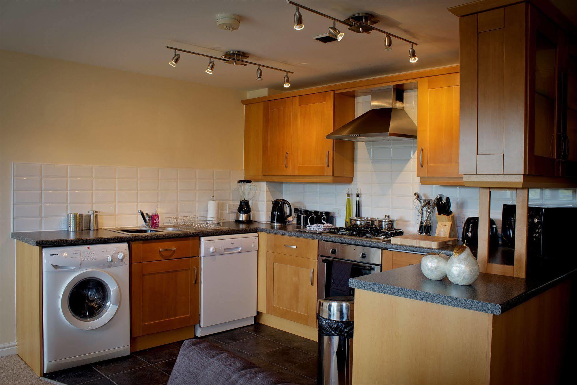 The Lindley Suite - Simple2Let Serviced Apartments Huddersfield Exteriör bild